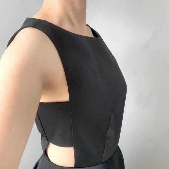 Gifts for her 🎁 ☀️Gorgeous TB Black Dress - Picture 3 of 9